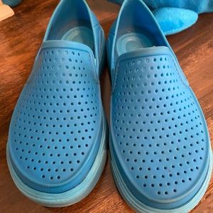 Crocs boys shoes size 11 little kids